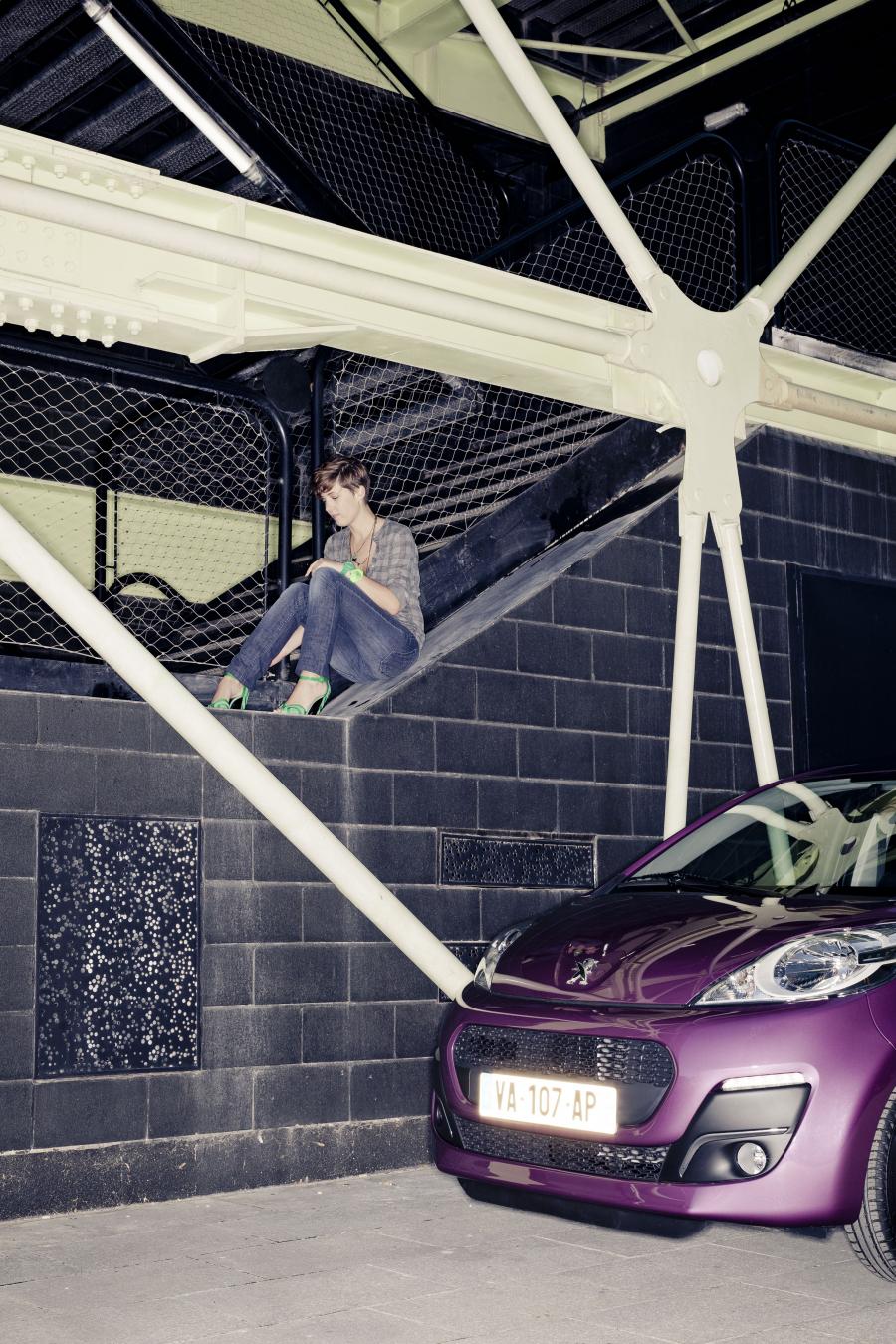  Peugeot 107 5-Door 2012 года  (фото 25 из 40)